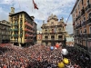 Пампло́на (Pamplona) – один из древнейших городов Испании. Расположен у подножия Западных Пиренеев на реке Арге. Основан город в 70-е годы до нашей эры на месте баскского поселения римлянином Гнем Помпеем, отсюда и пошло название.  Памплона получила мировую известность благодаря празднику Сан Фермин, воспетому в романе Хемингуэя, а также энсьерро – бегу по улицам от разъяренных быков.